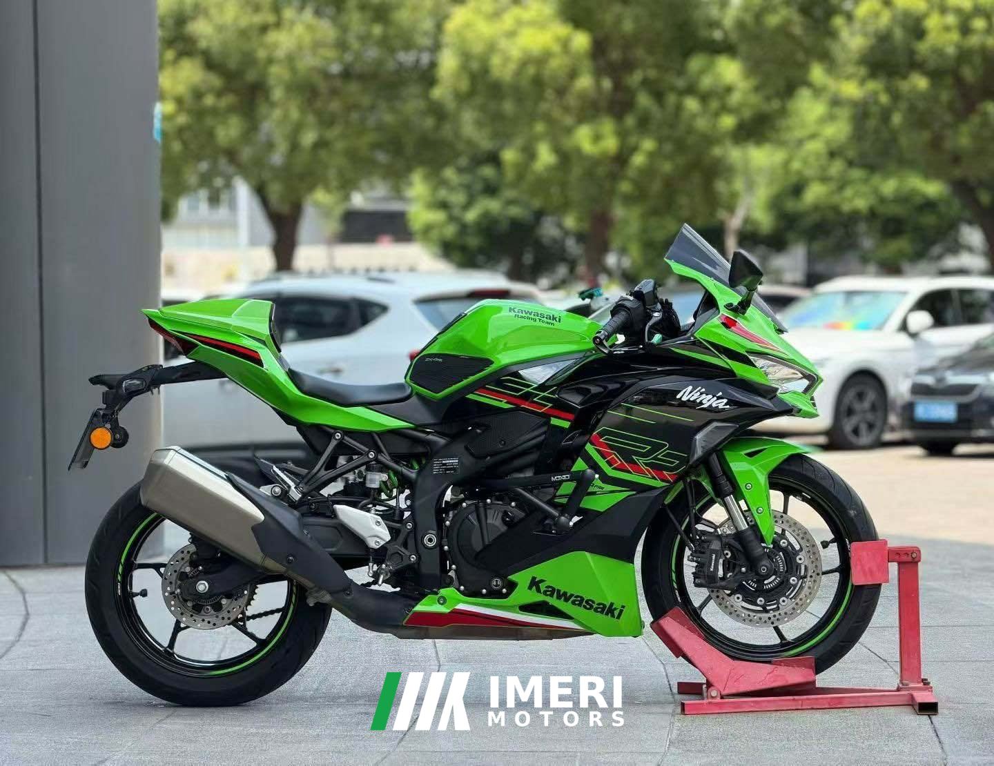 2023 Kawasaki ZX-4R 400 cc