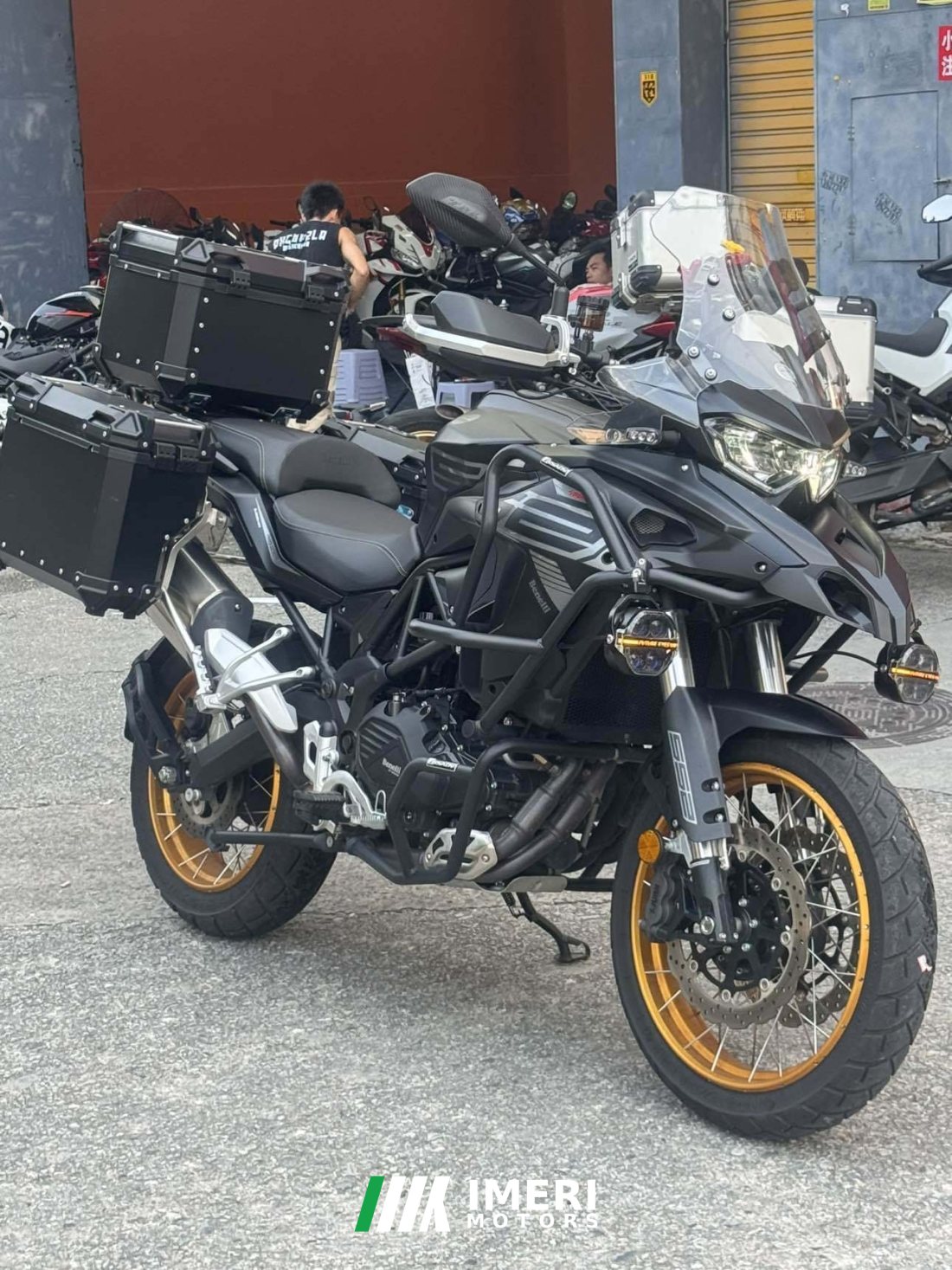 Benelli TRK552 550 cc - მოტოციკლი ჩინეთიდან