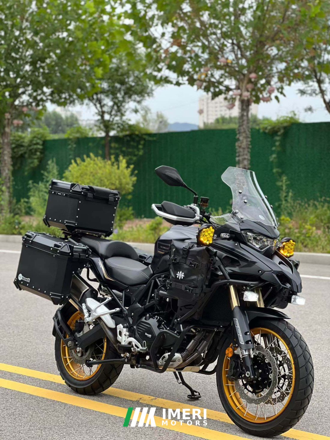 Benelli TRK552 550 cc - motorcycle from China