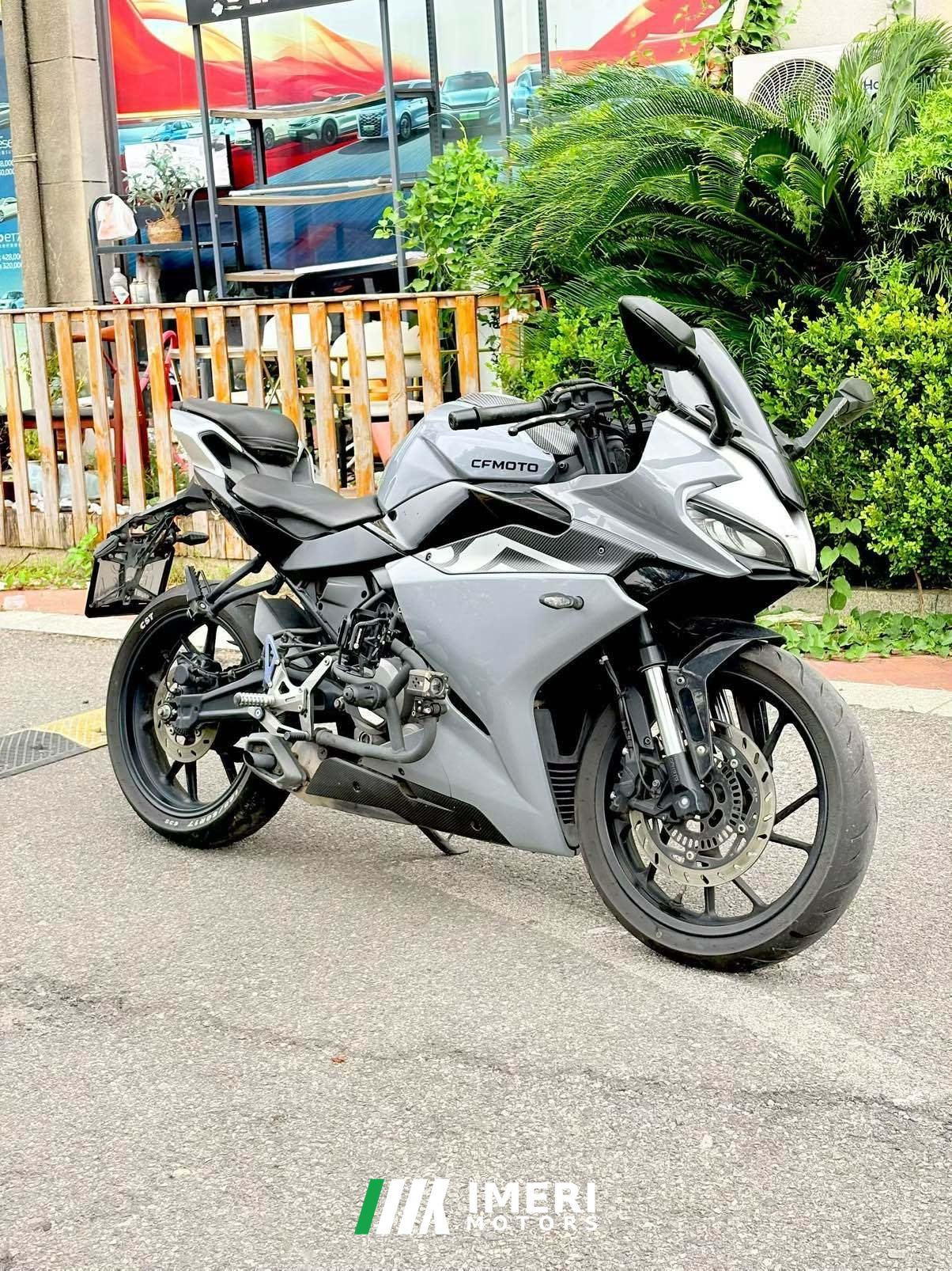 2022 CFMOTO 250SR