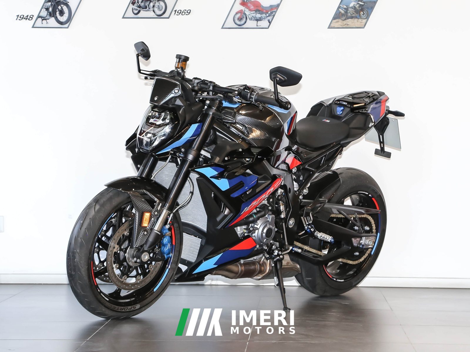 2023 BMW M 1000 R