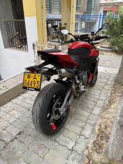 Ducati Street Fighter V2 900 cc - ფოტო 4