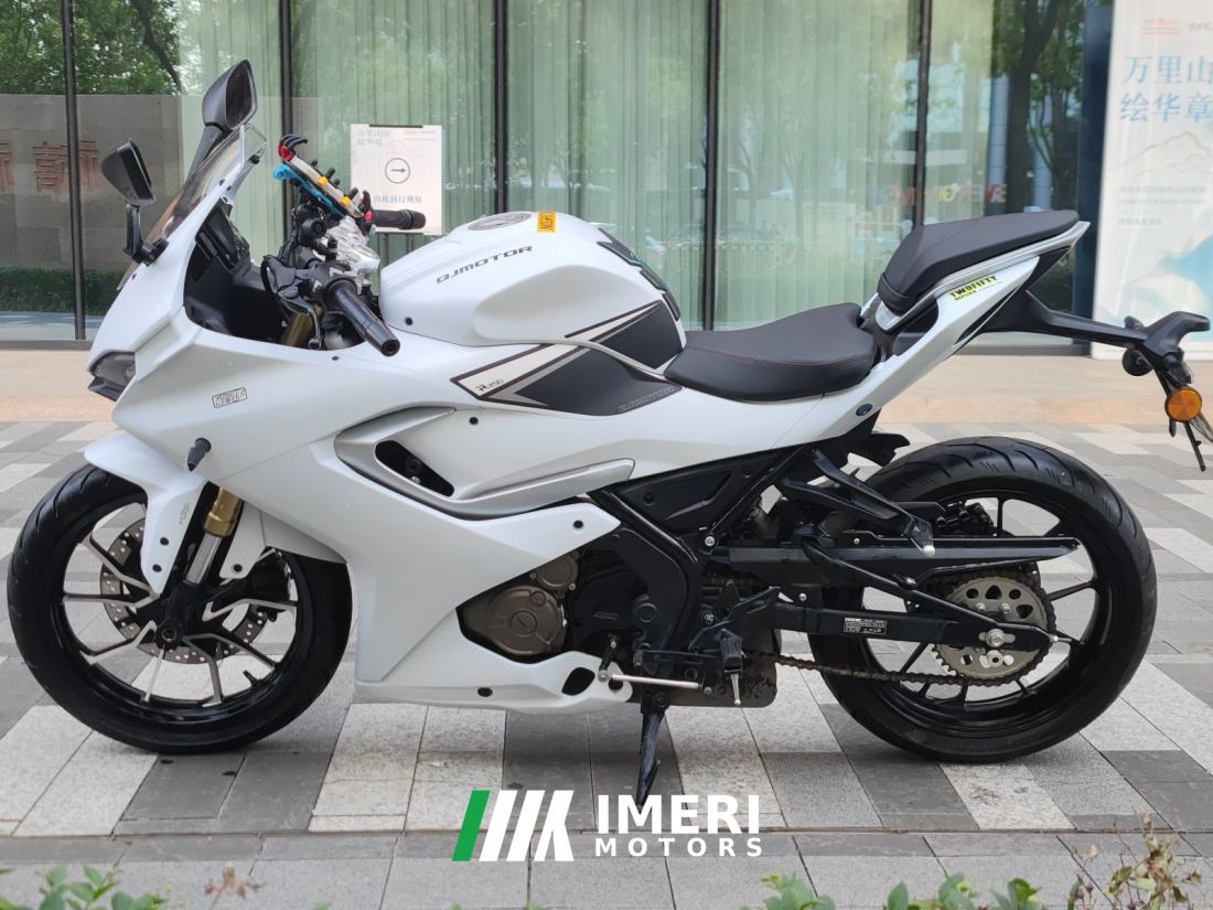 QJMOTOR SRK 250 - мотоцикл из Китая