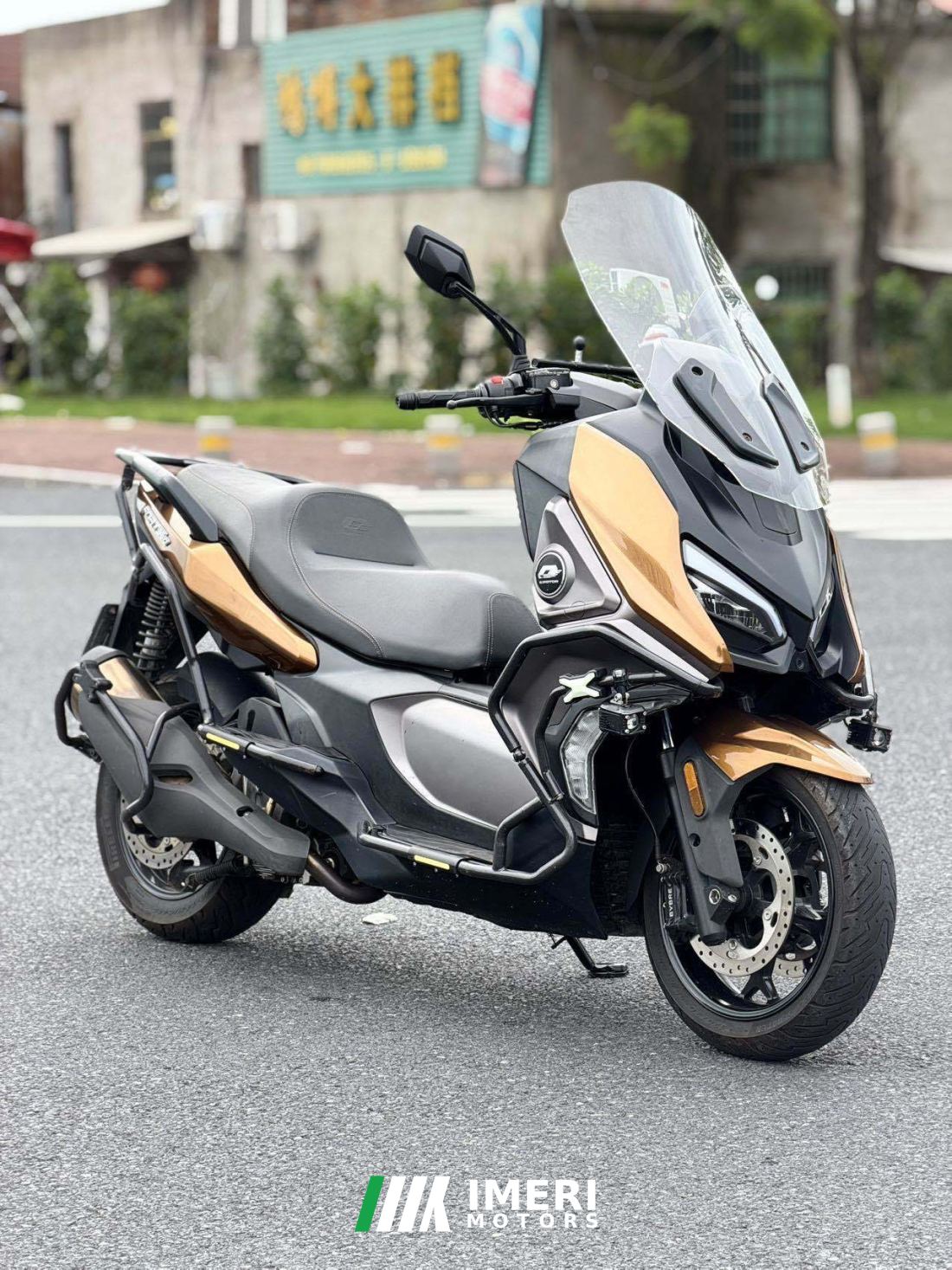 QJMOTOR Hong 350 - motorcycle from China