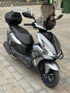 QJMOTOR Hong 125 - фото 1