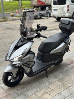 QJMOTOR Hong 125 - фото 3