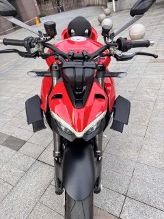 Ducati Street Fighter V4 1100 cc - ფოტო 8