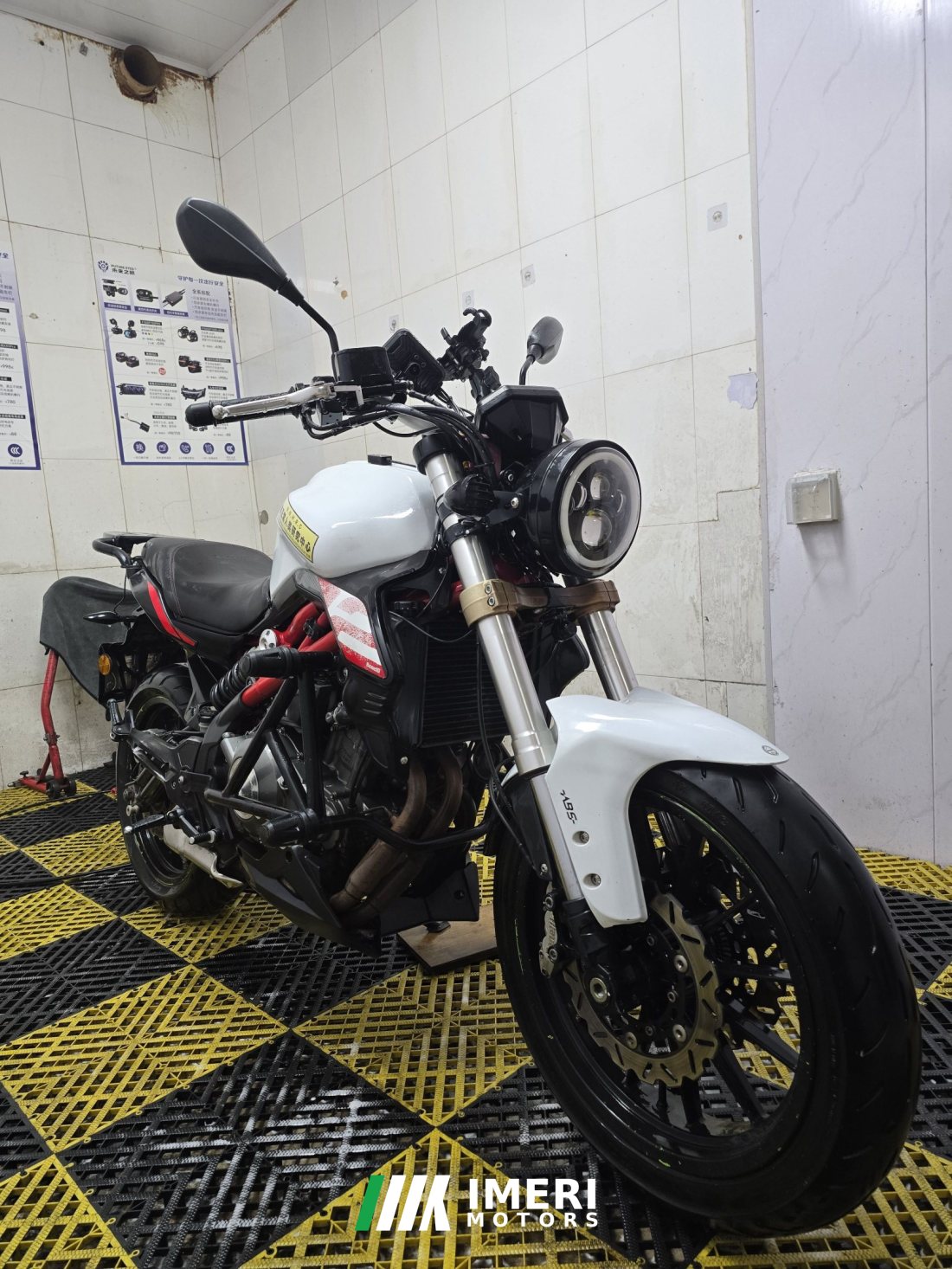 Benelli TNT 300 / BN 302S - მოტოციკლი ჩინეთიდან