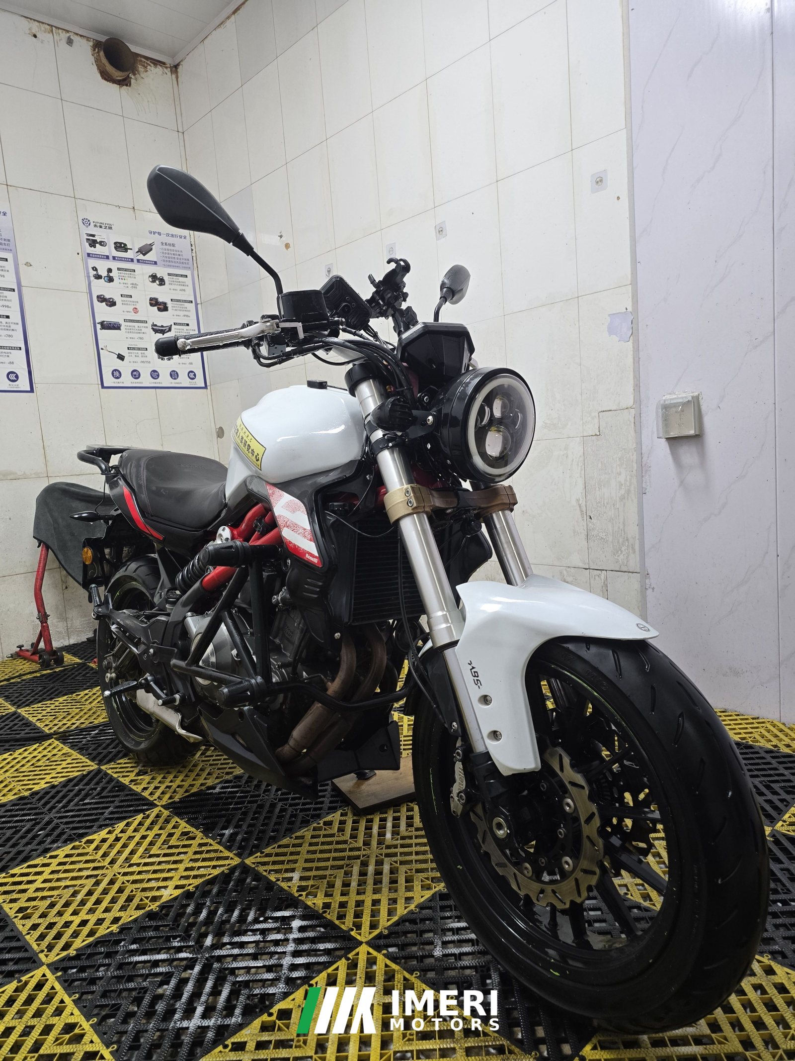 2019 Benelli TNT 300 / BN 302S