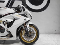 Honda CBR650R - photo 3