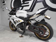 Honda CBR650R - photo 9