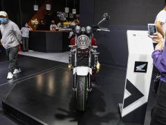 Honda CB1300 Super Four - ფოტო 11