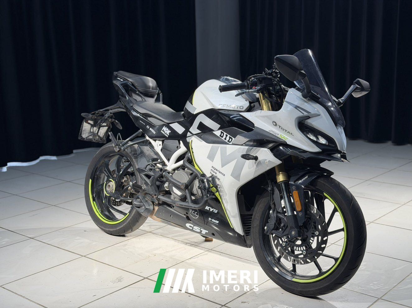 2022 CFMOTO 250SR