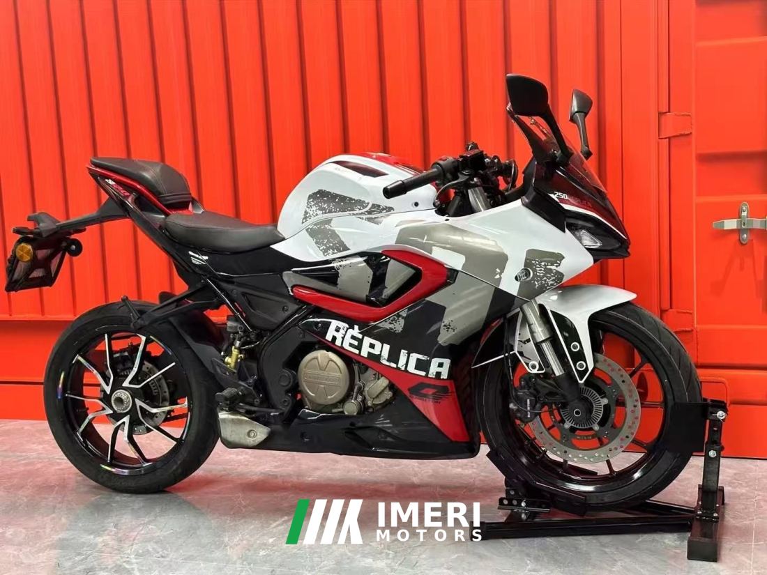 QJMOTOR SRK 250 - мотоцикл из Китая