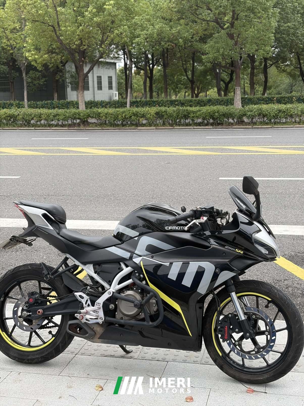 2023 CFMOTO 250SR
