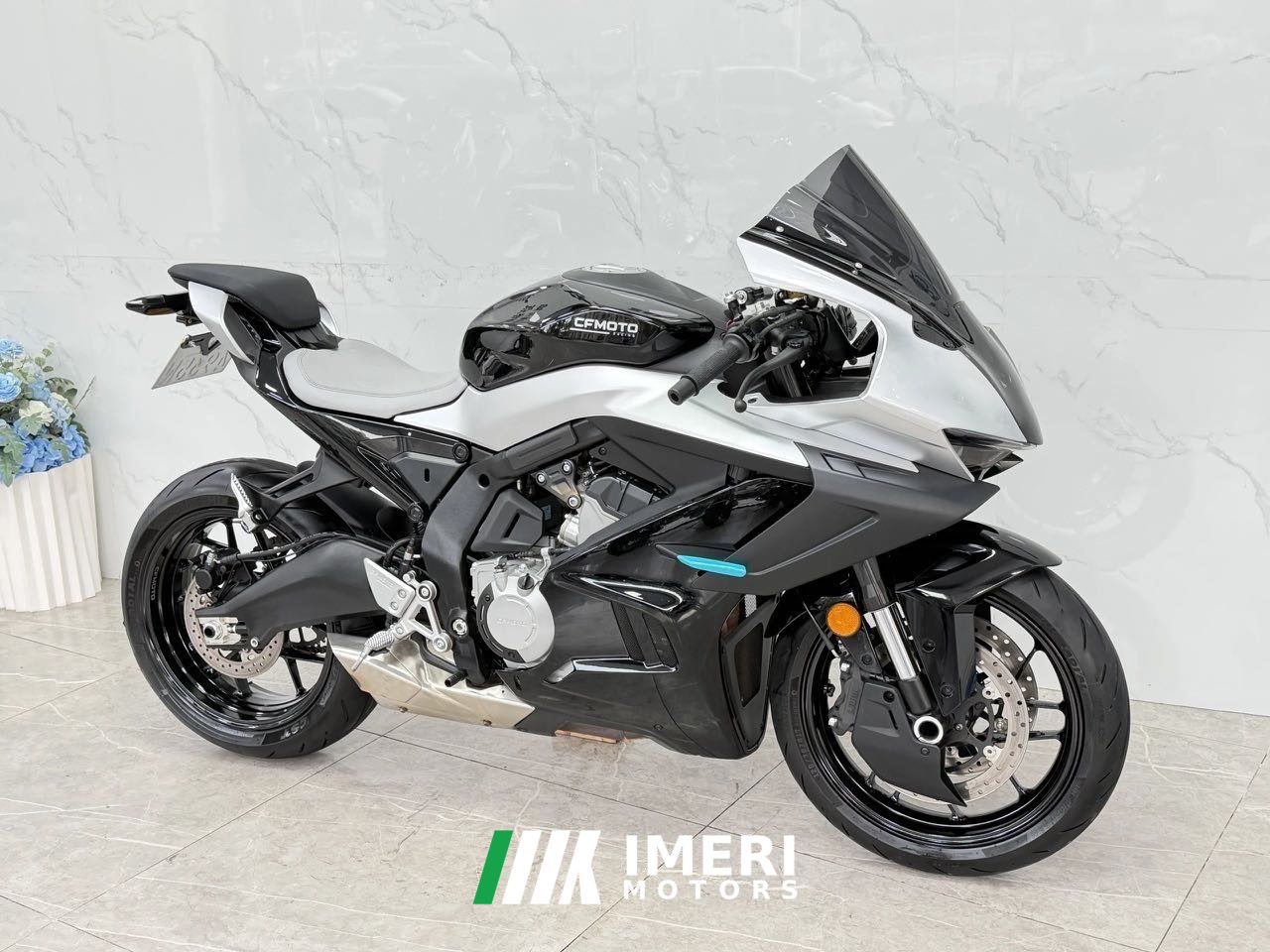 2024 CFMOTO 675SR-R