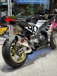Aprilia RSV4 1100 cc - photo 4