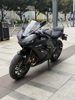 Triumph Daytona 660 - photo 4