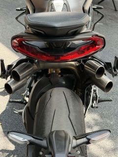 MV Agusta Brutale 1000 - ფოტო 4