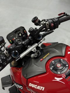 Ducati Street Fighter V4 1100 cc - ფოტო 4