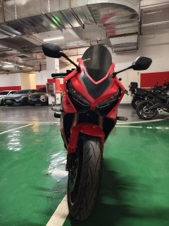 Honda CBR650R - ფოტო 1