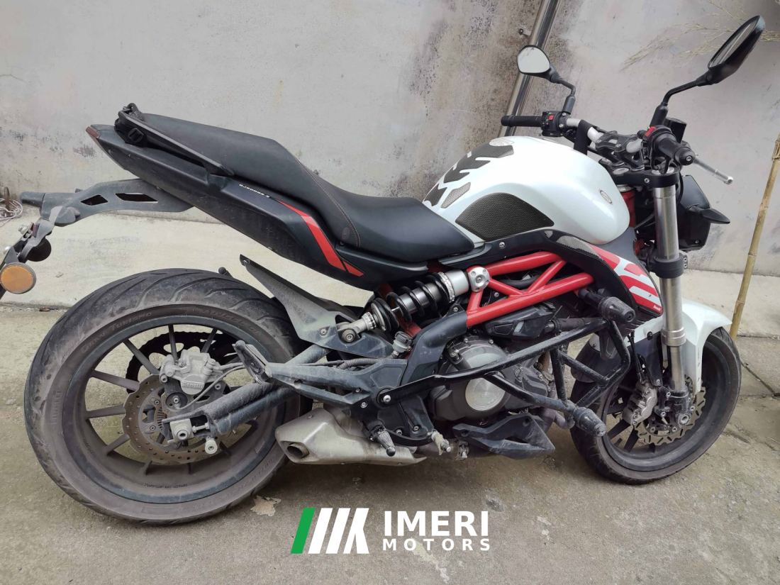 Benelli TNT 300 / BN 302S - motorcycle from China