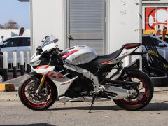 Aprilia RSV4 1100 cc - photo 4