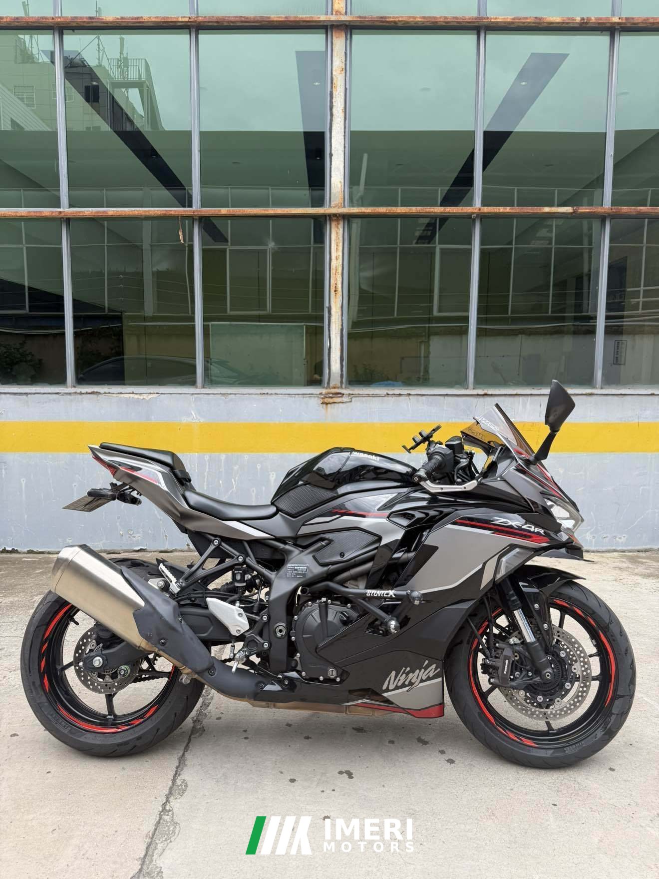 2023 Kawasaki ZX-4R 400 cc