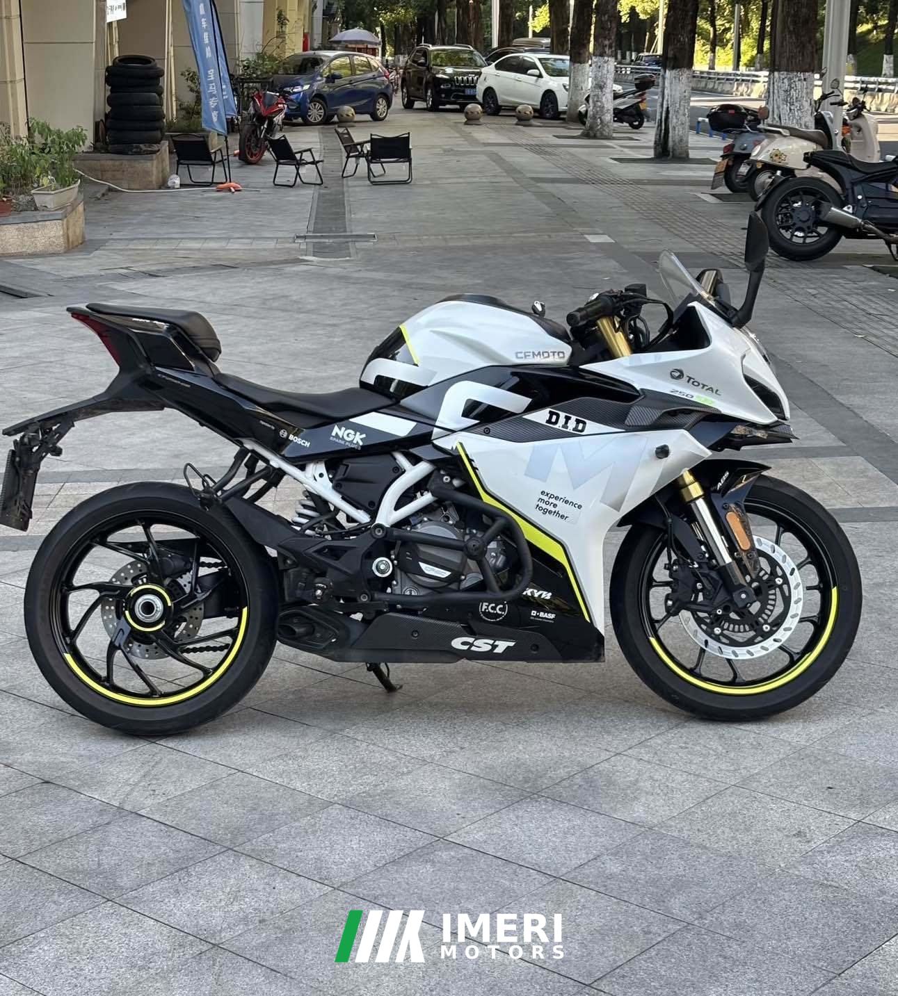 2022 CFMOTO 250SR