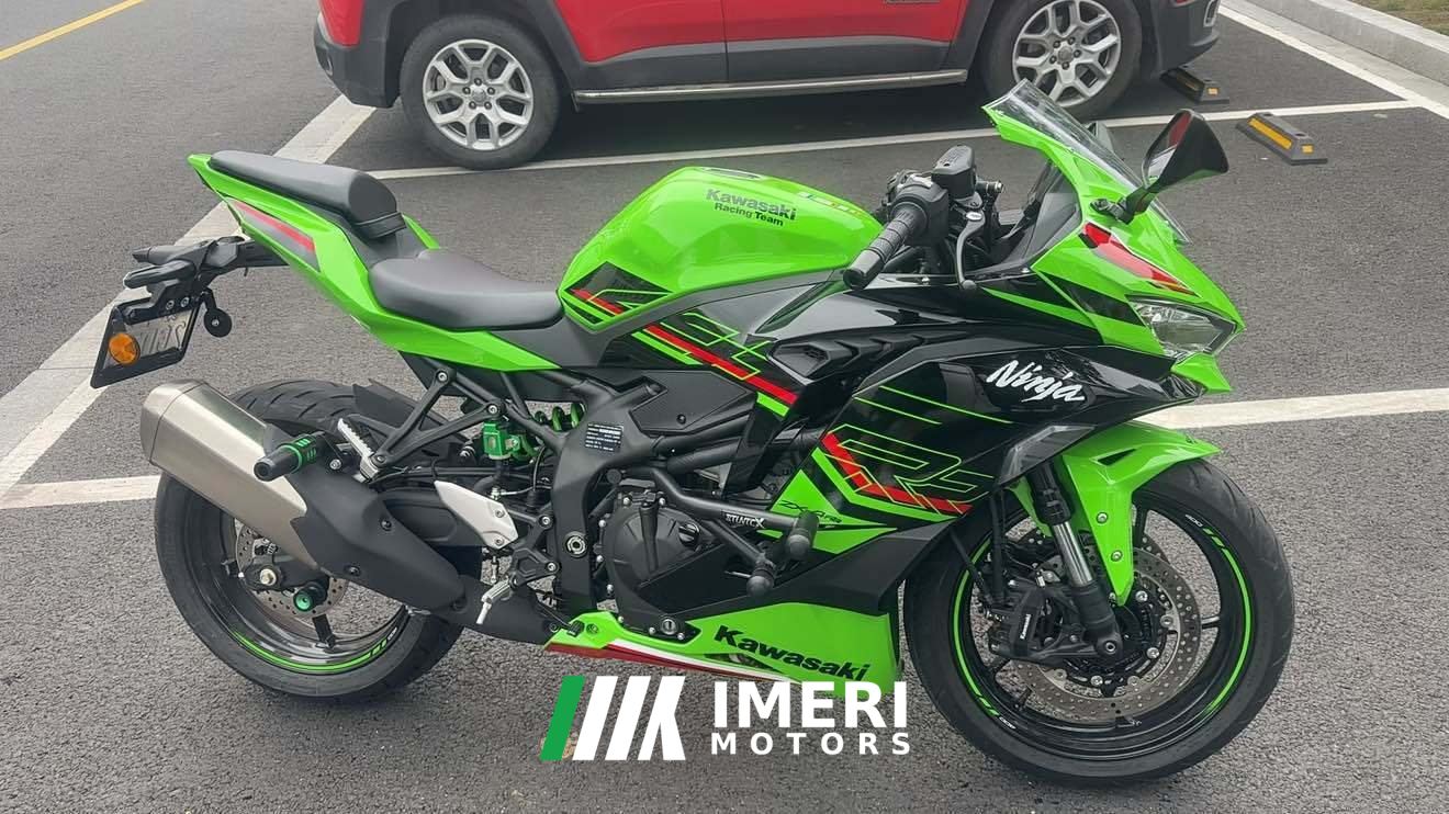 2023 Kawasaki ZX-4R 400 cc