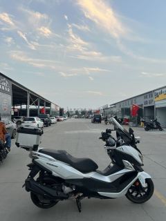 SYM Cruisym 300 - фото 9