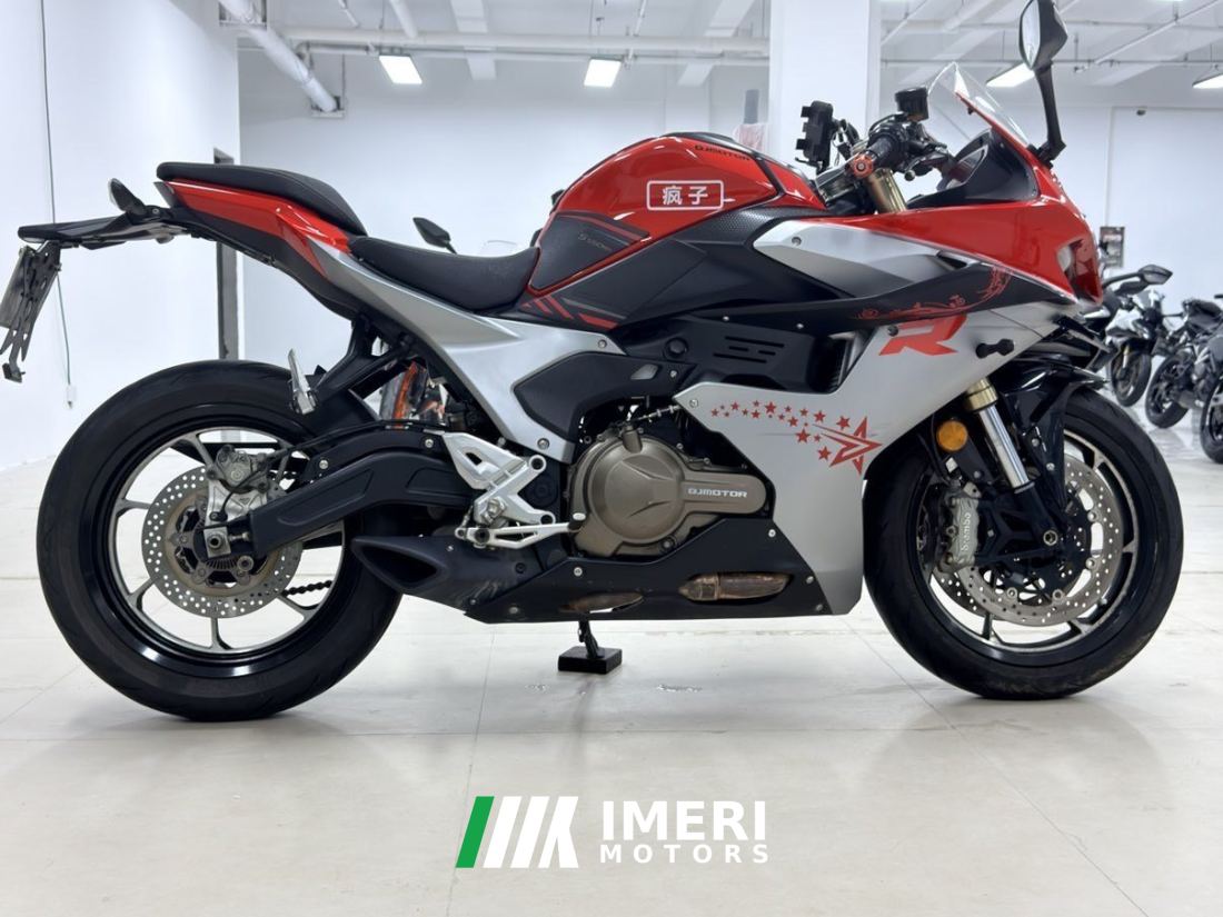 QJMOTOR Roewe i5 550 / Sai 550 *(Context-dependent, usually referring to the motorcycle "Sai 550" or Roewe car v - motorcycl…