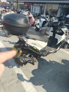 QJMOTOR Hong 150RS - ფოტო 2