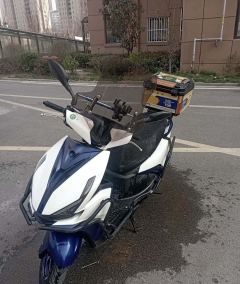 QJMOTOR Hong 125 - ფოტო 4