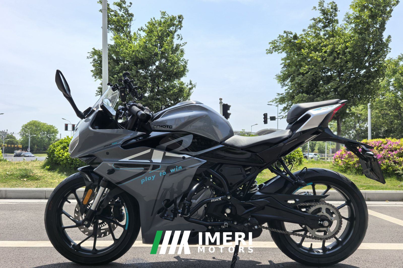 2022 CFMOTO 250SR