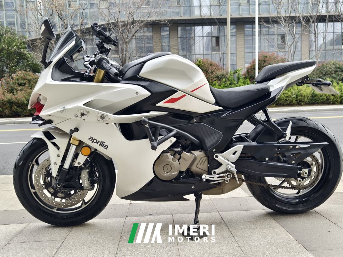 QJMOTOR Roewe i5 550 / Sai 550 *(Context-dependent, usually referring to the motorcycle "Sai 550" or Roewe car v - motorcycl…