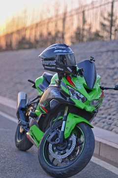 Kawasaki ZX-4R 400 cc - ფოტო 2