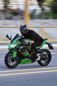 Kawasaki ZX-4R 400 cc - ფოტო 7