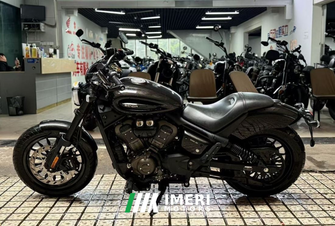 Benda Chinchilla 350 - motorcycle from China
