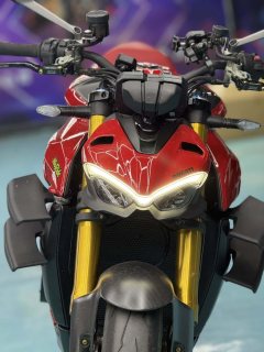Ducati Street Fighter V4 1100 cc - ფოტო 9