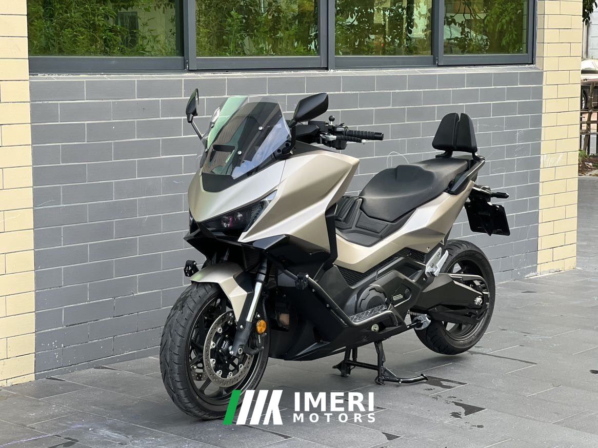 2025 Honda NSS750