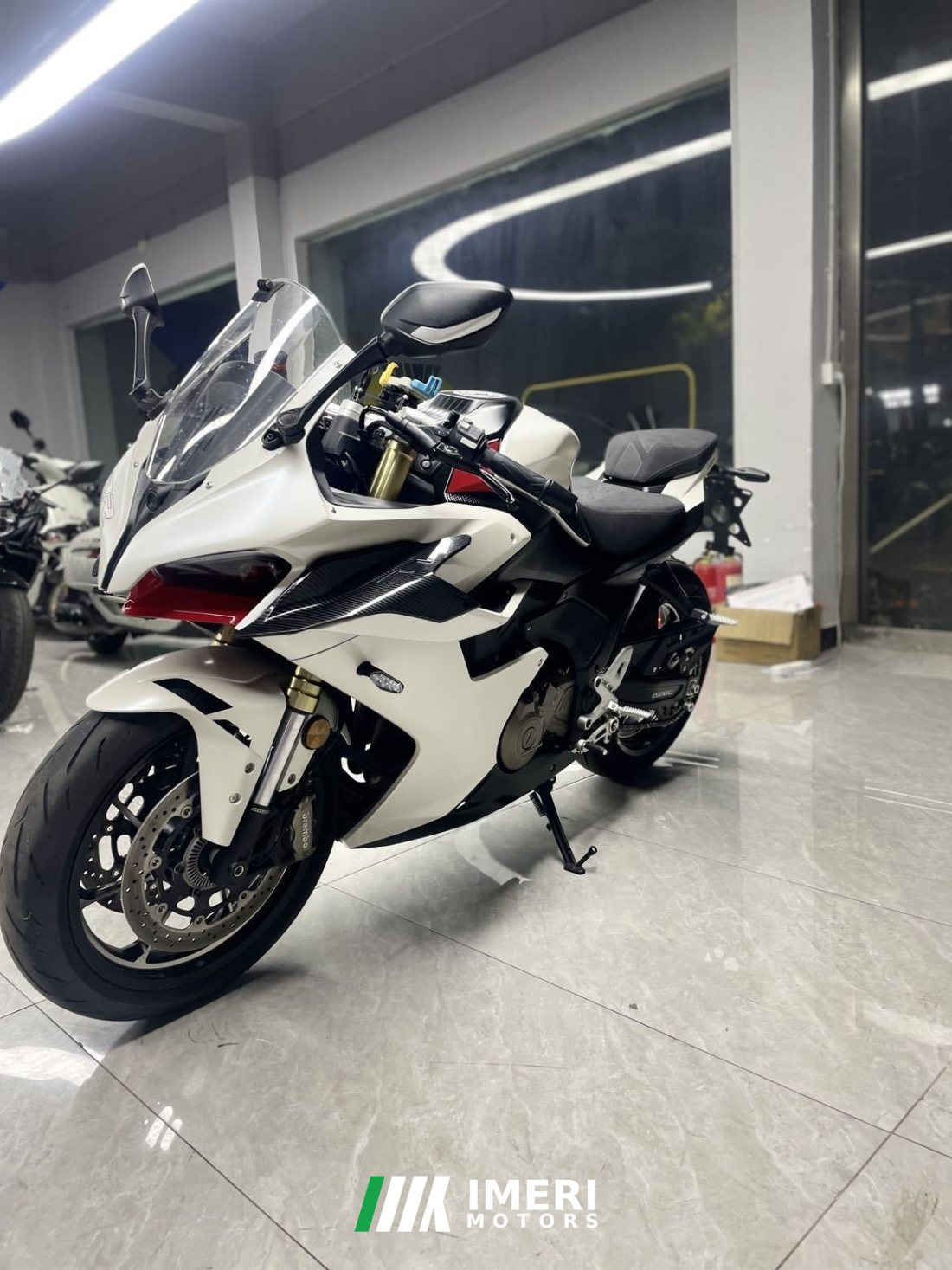 QJMOTOR Roewe i5 550 / Sai 550 *(Context-dependent, usually referring to the motorcycle "Sai 550" or Roewe car v - motorcycl…