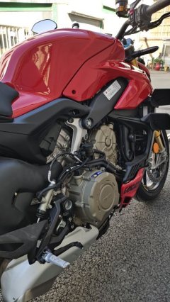 Ducati Street Fighter V4 1100 cc - photo 4