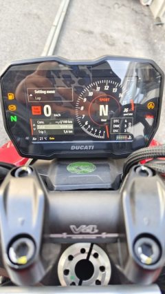 Ducati Street Fighter V4 1100 cc - photo 7