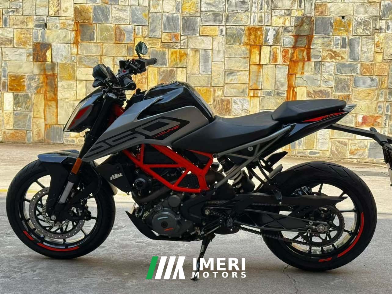 2022 KTMR2R 250 Duke