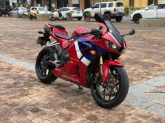 Honda CBR 600RR - photo 1