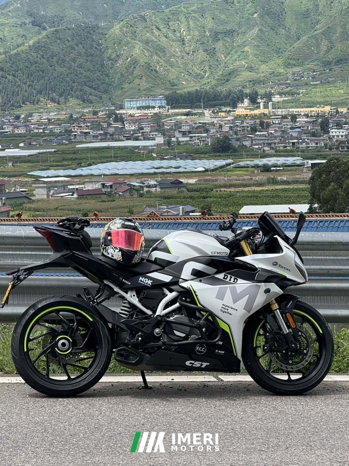 2022 CFMOTO 250SR