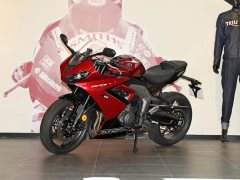 Triumph Daytona 660 - ფოტო 1