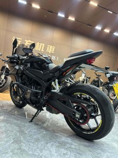 Honda CBR650R - ფოტო 3