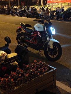 Benelli TNT 300 / BN 302S - ფოტო 2